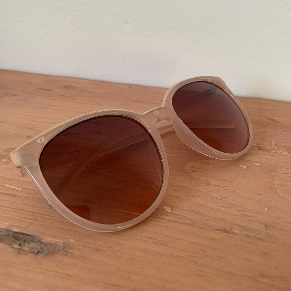 H&M pink sun glasses